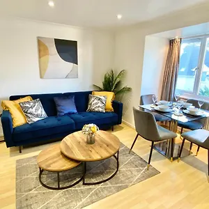 Central Four-storey Townhouse With Free Parking Bournemouth
